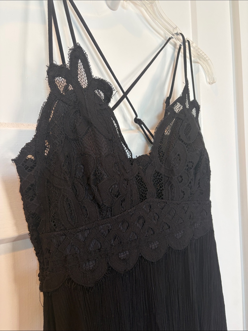 Black Lace strapped dress - Picture 2 of 5
